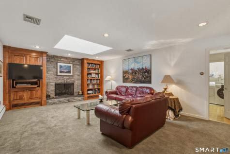 12 Mountain Farms Road West Hartford CT 06117