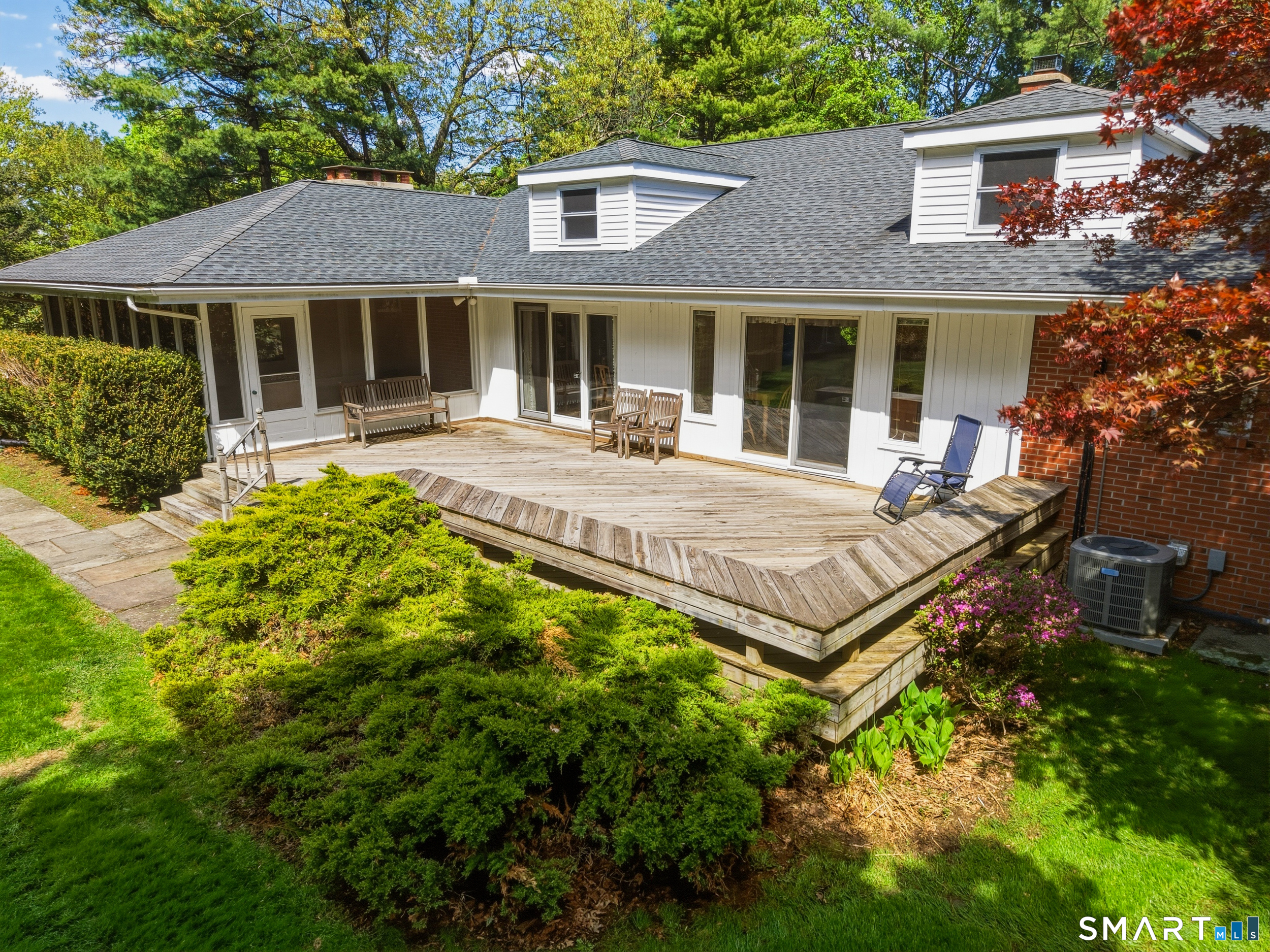 12 Mountain Farms Road West Hartford CT 06117