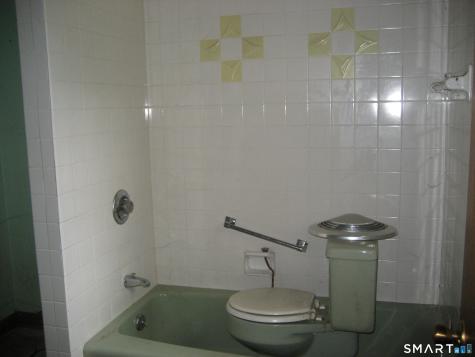 21 Daniel Street Norwich CT 06360