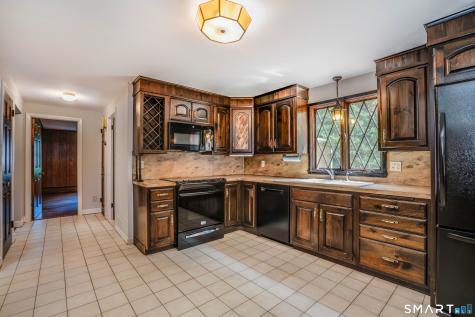 1 Foothills Way Bloomfield CT 06002