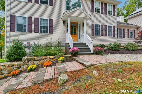 25-1 Macintosh Drive Oxford CT 06478