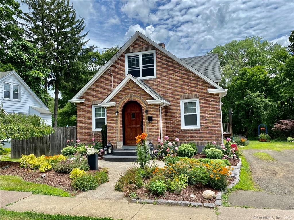 61 Chestnut Street Branford CT 06405