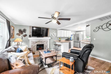 32 Parsons Road Enfield CT 06082
