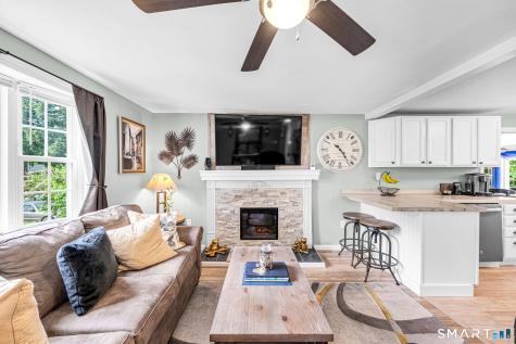32 Parsons Road Enfield CT 06082