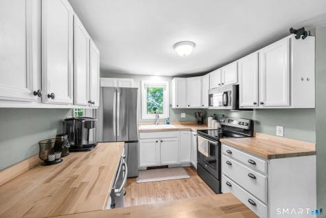 32 Parsons Road Enfield CT 06082