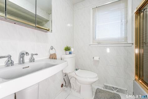 101 Chase Lane West Haven CT 06516