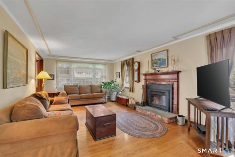 24 Meadowood Drive Middletown CT 06457
