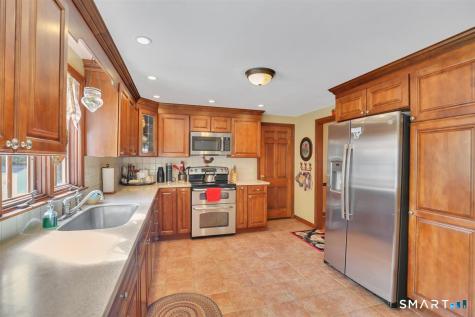 24 Meadowood Drive Middletown CT 06457