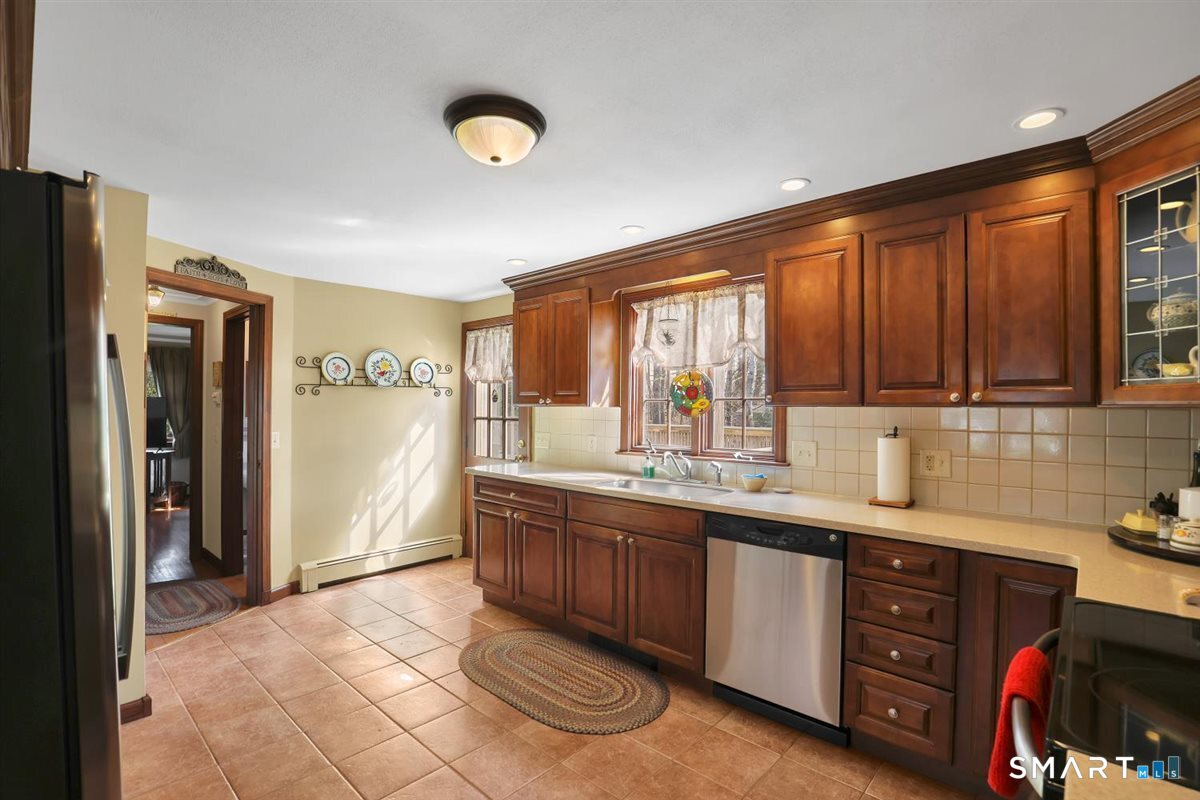 24 Meadowood Drive Middletown CT 06457