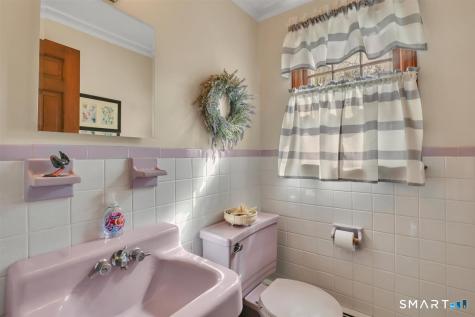 24 Meadowood Drive Middletown CT 06457