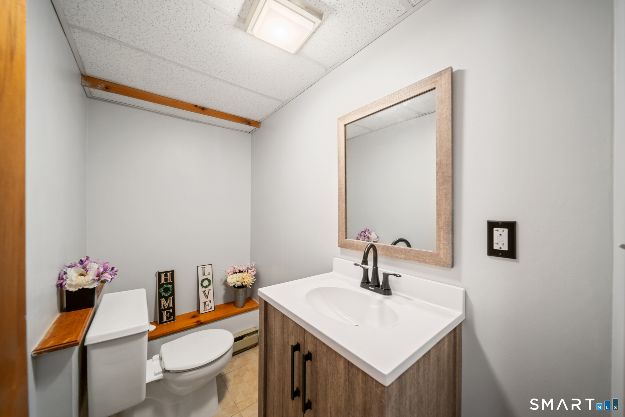 12 Tudor Lane Naugatuck CT 06770