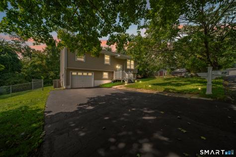 12 Tudor Lane Naugatuck CT 06770