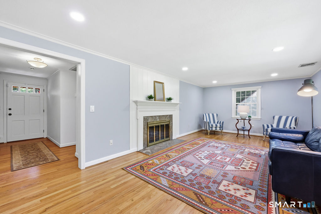 8 Penwood Road Bloomfield CT 06002