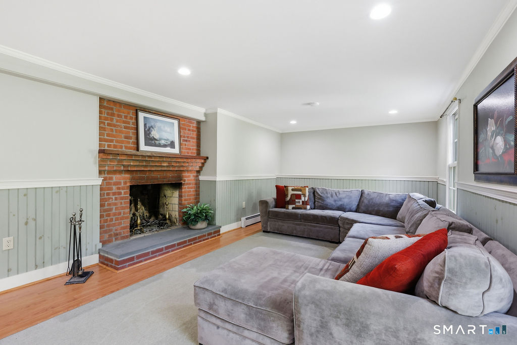 8 Penwood Road Bloomfield CT 06002