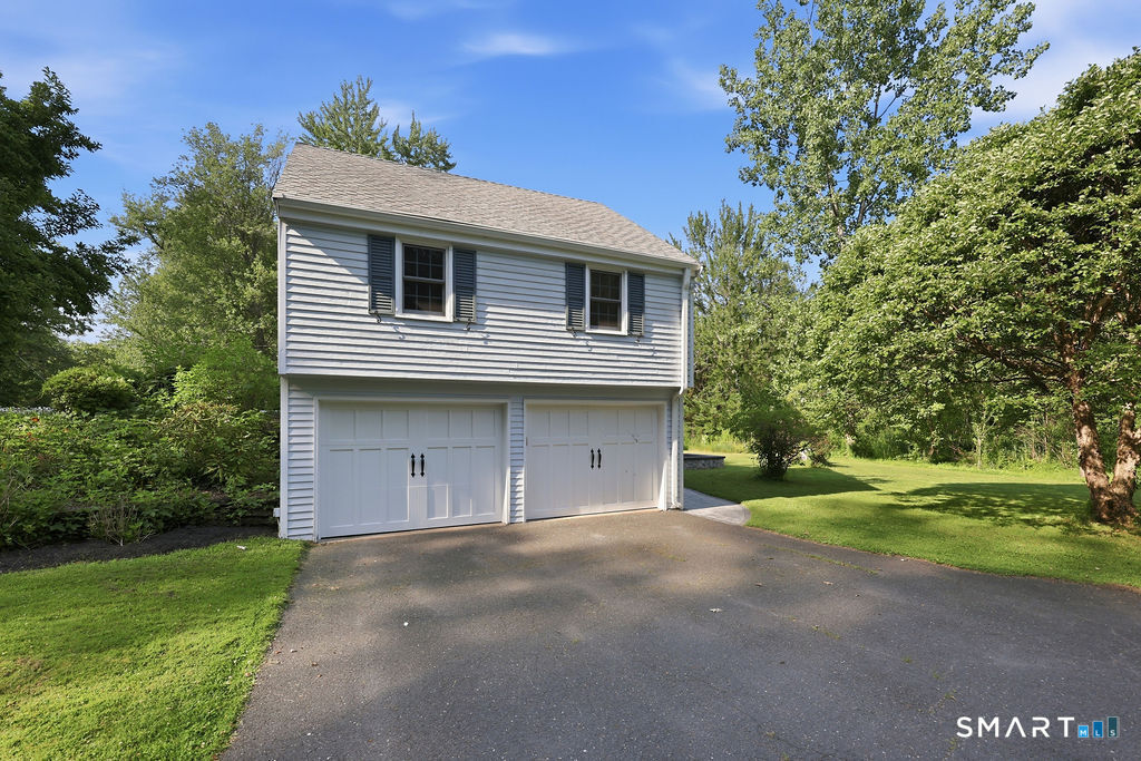8 Penwood Road Bloomfield CT 06002