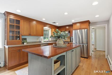 8 Penwood Road Bloomfield CT 06002