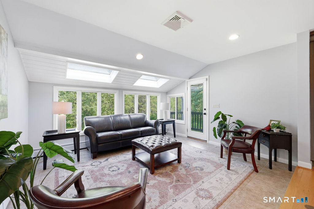 8 Penwood Road Bloomfield CT 06002