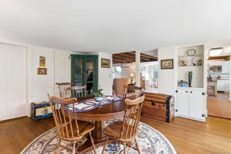 18 Little Point Street Essex CT 06426