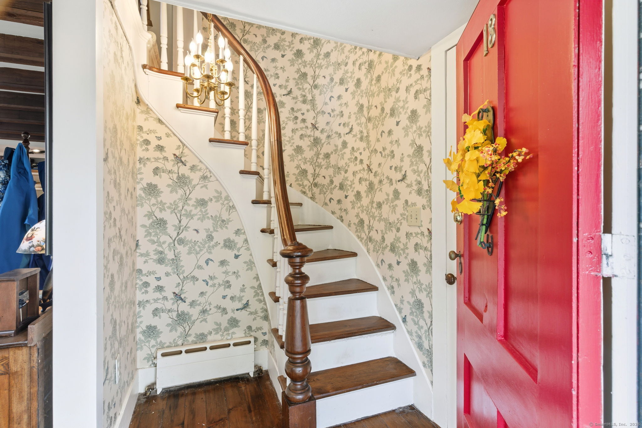 18 Little Point Street Essex CT 06426