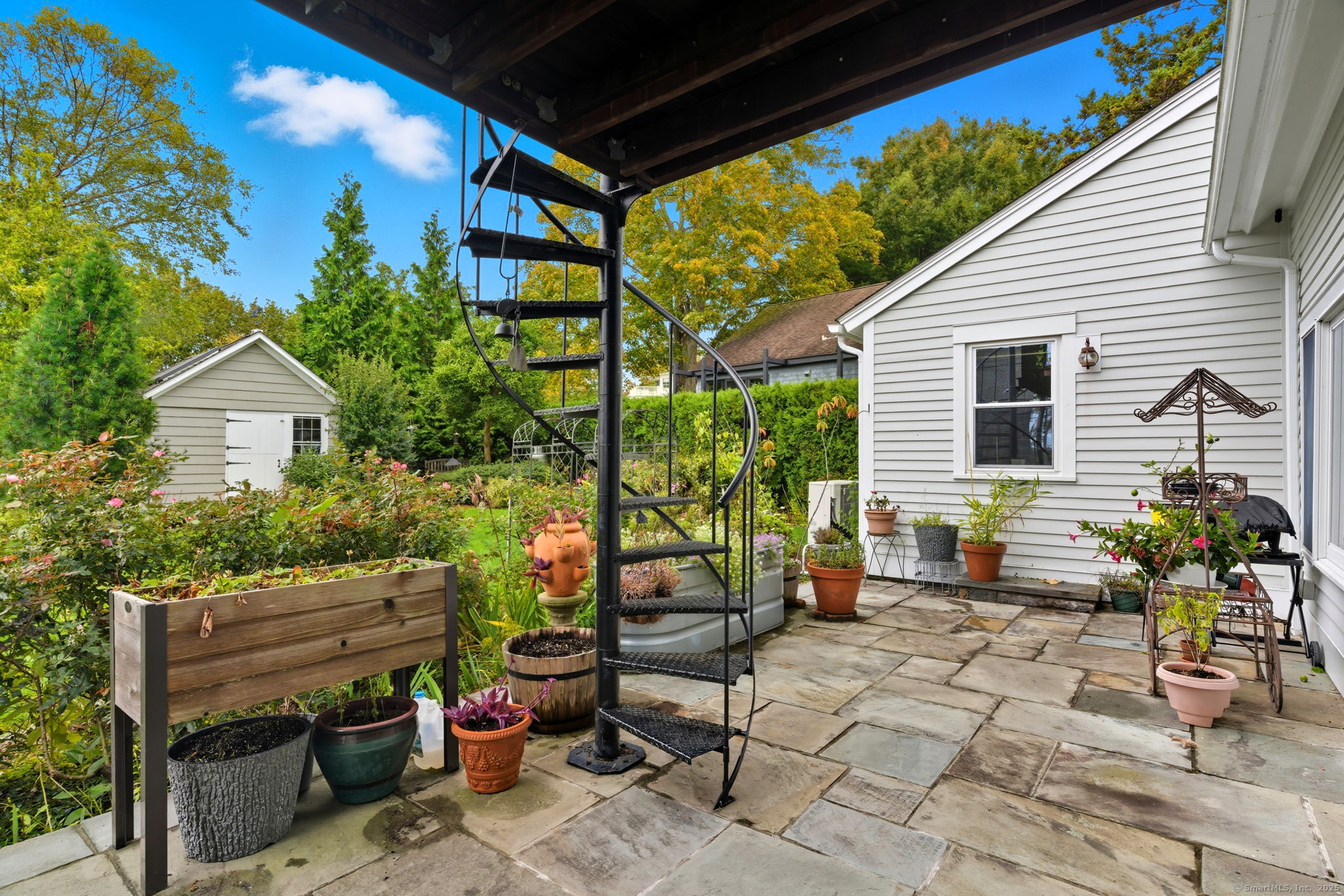18 Little Point Street Essex CT 06426