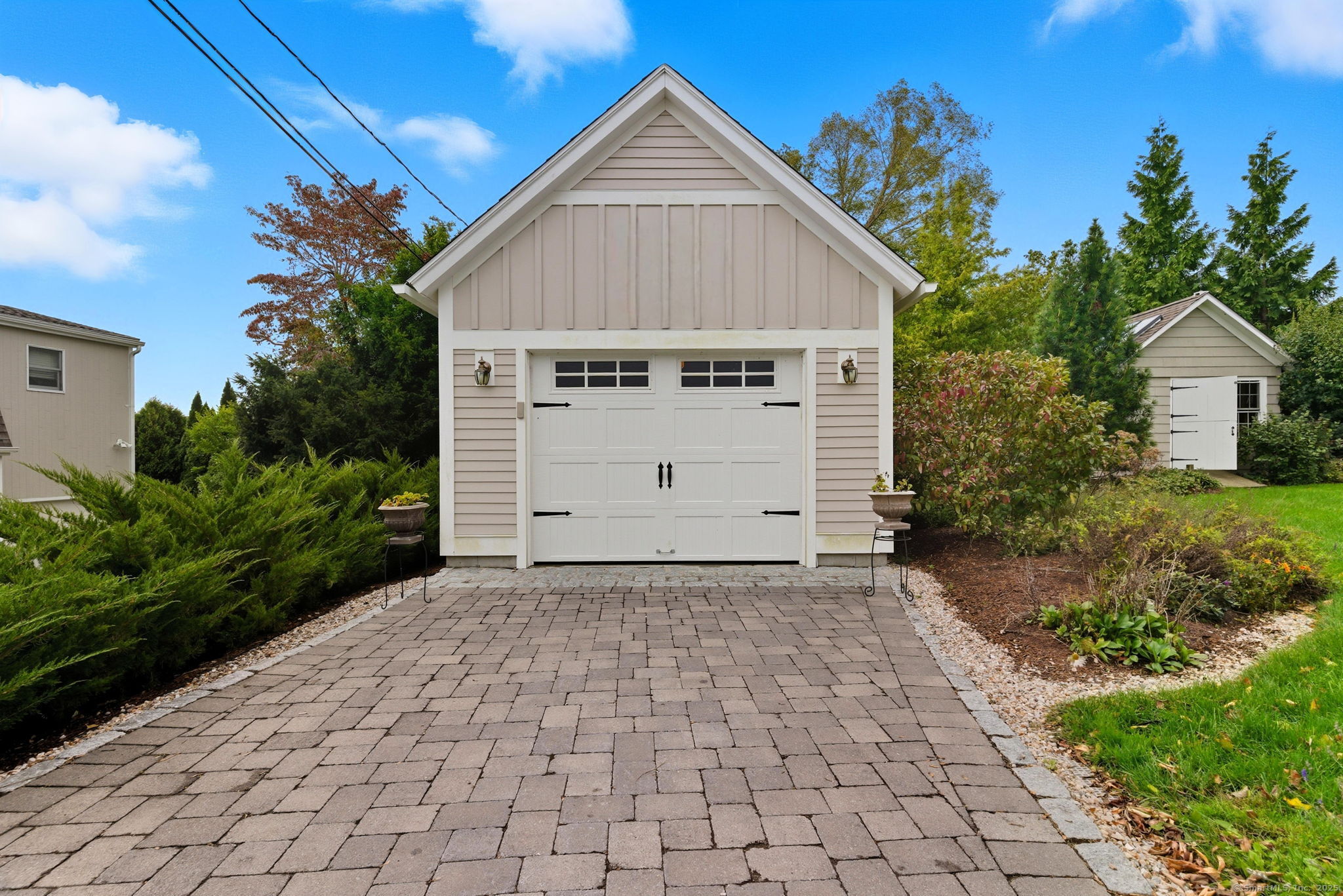 18 Little Point Street Essex CT 06426