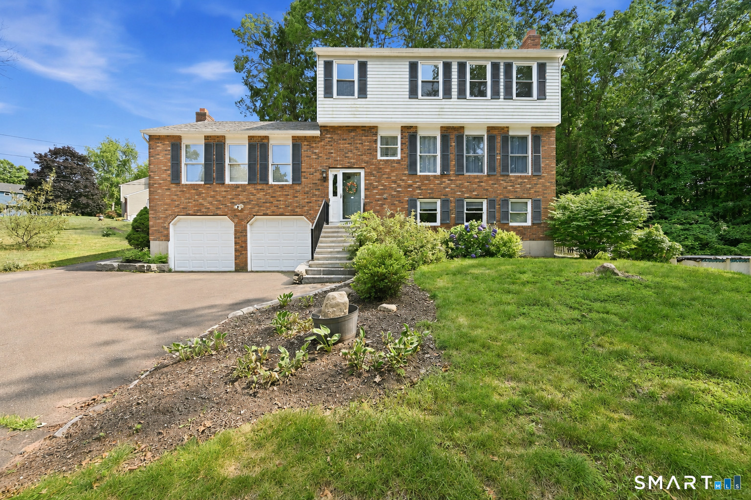 15 Deer Run Lane North Haven CT 06473
