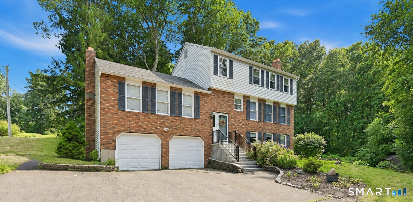 15 Deer Run Lane North Haven CT 06473