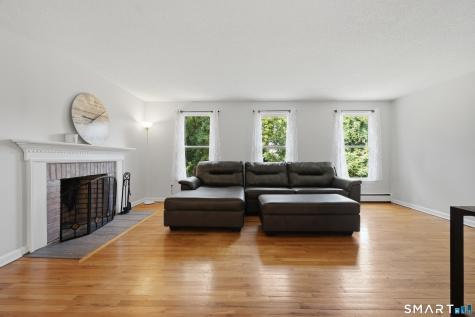 15 Deer Run Lane North Haven CT 06473