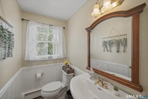 15 Deer Run Lane North Haven CT 06473