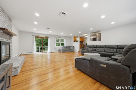 15 Deer Run Lane North Haven CT 06473