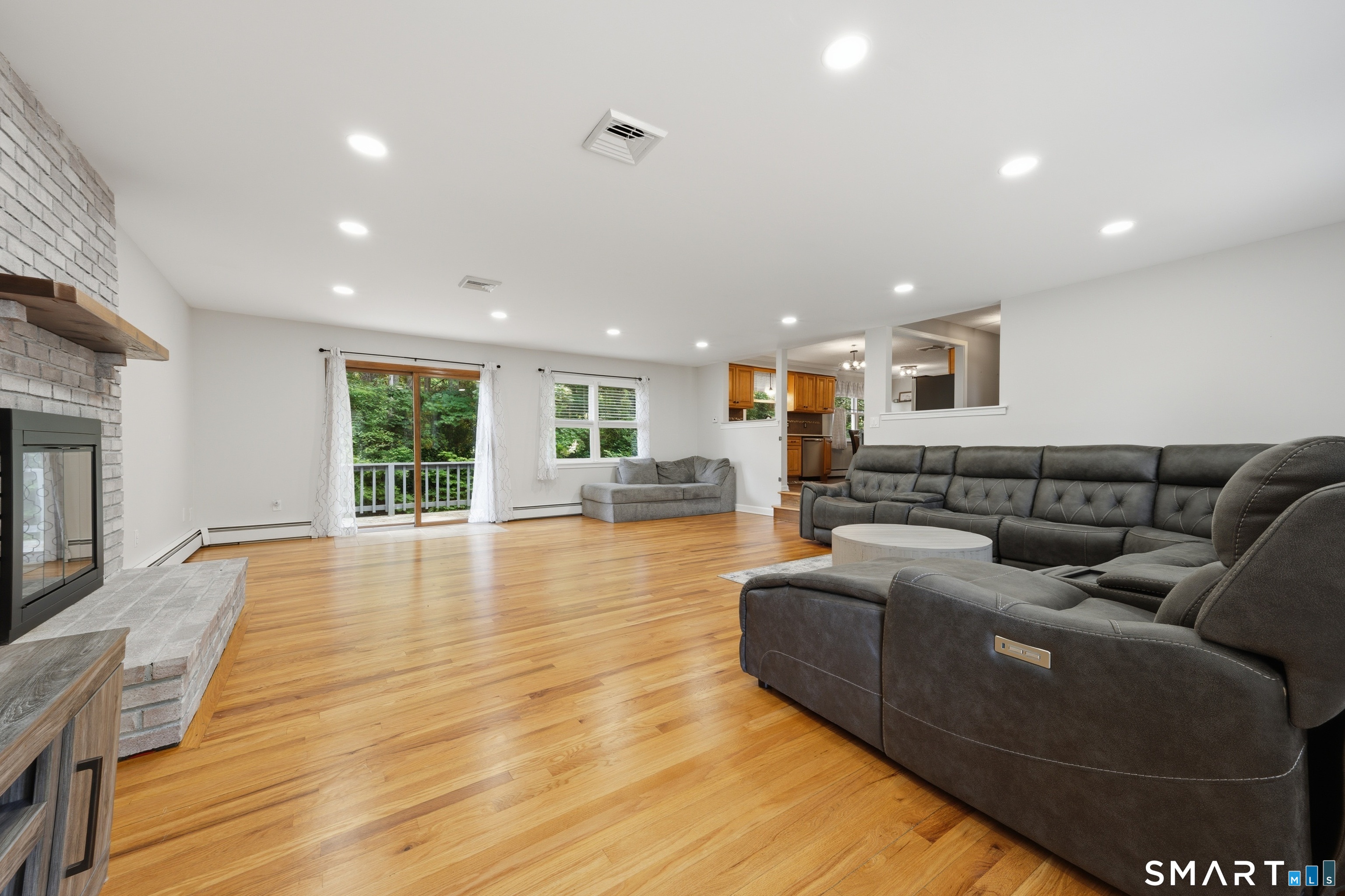 15 Deer Run Lane North Haven CT 06473