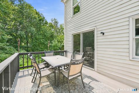 15 Deer Run Lane North Haven CT 06473