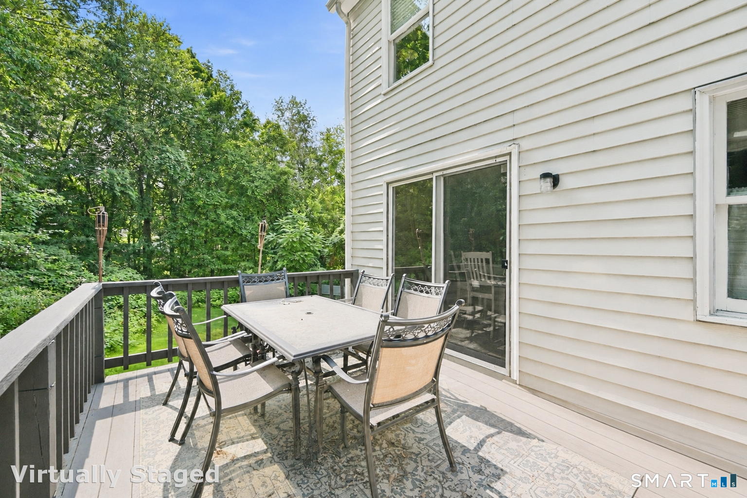 15 Deer Run Lane North Haven CT 06473