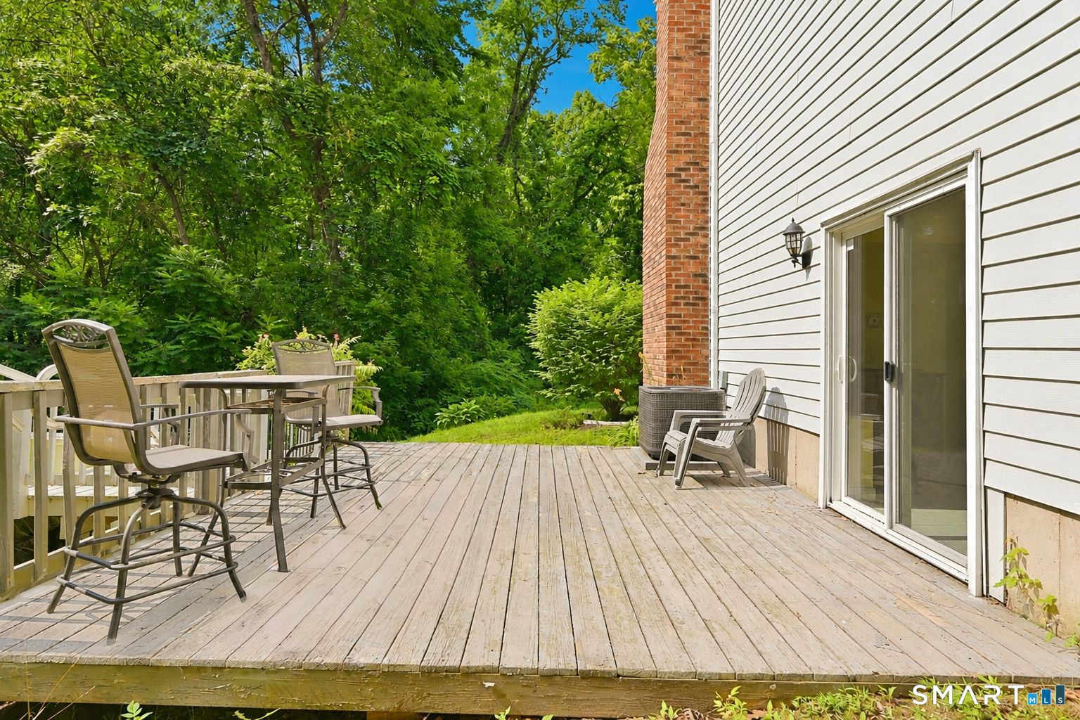15 Deer Run Lane North Haven CT 06473
