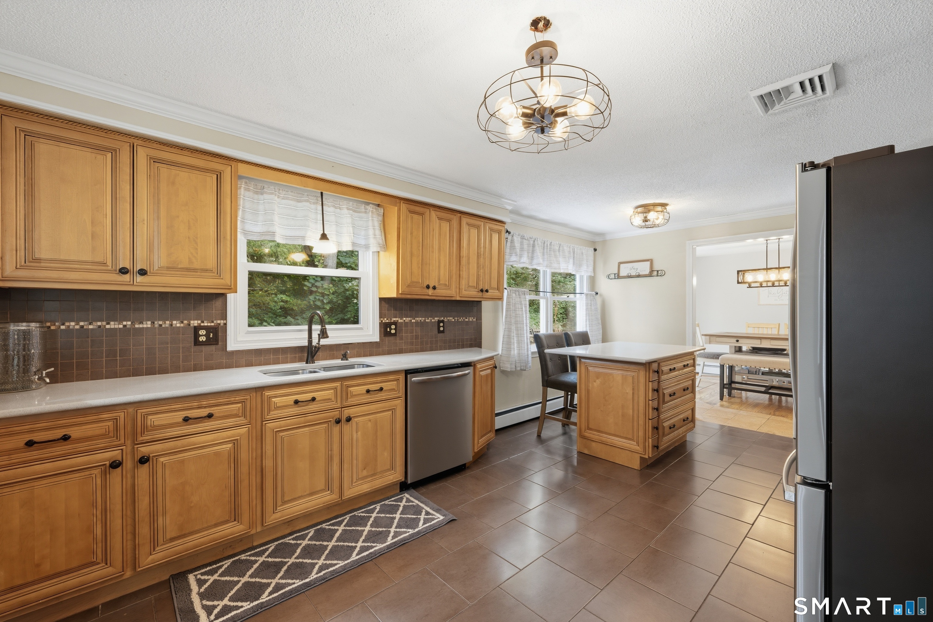 15 Deer Run Lane North Haven CT 06473