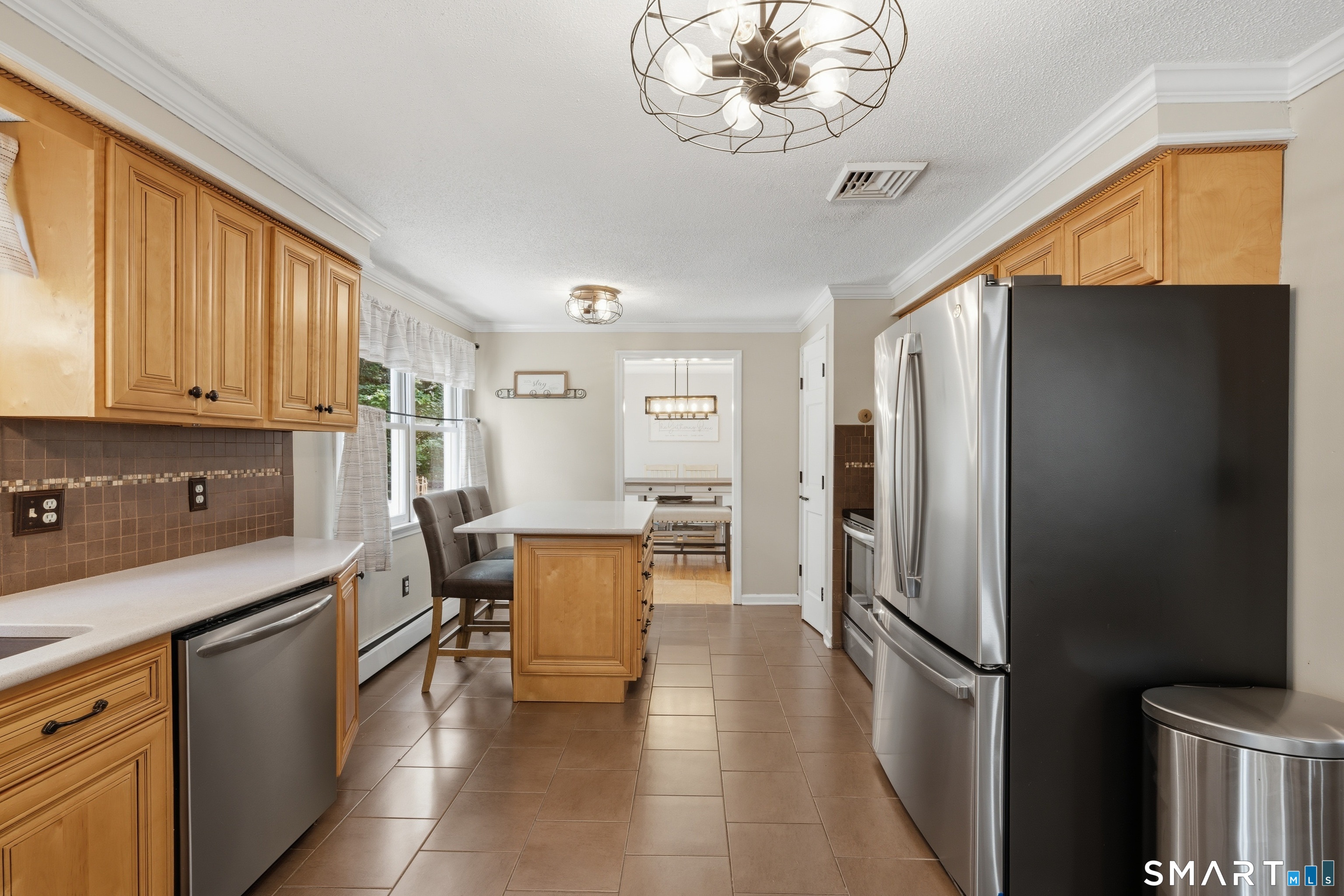 15 Deer Run Lane North Haven CT 06473