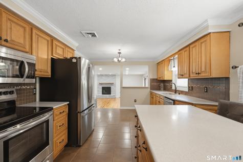 15 Deer Run Lane North Haven CT 06473