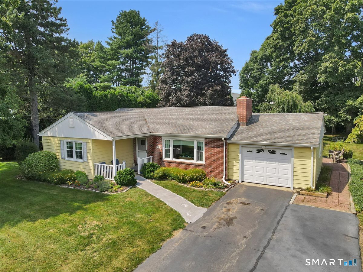 11 Castle View Drive Chester CT 06412