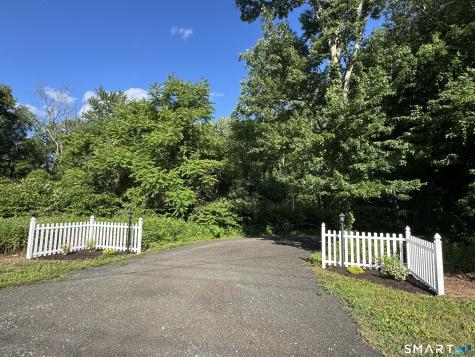 1953 Hartford Turnpike North Haven CT 06473