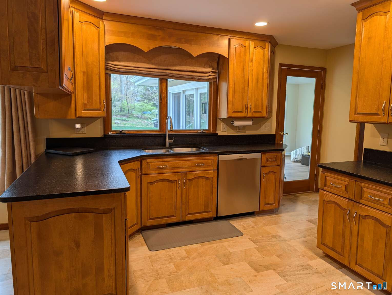 7 North Ledge Rock Road East Lyme CT 06357