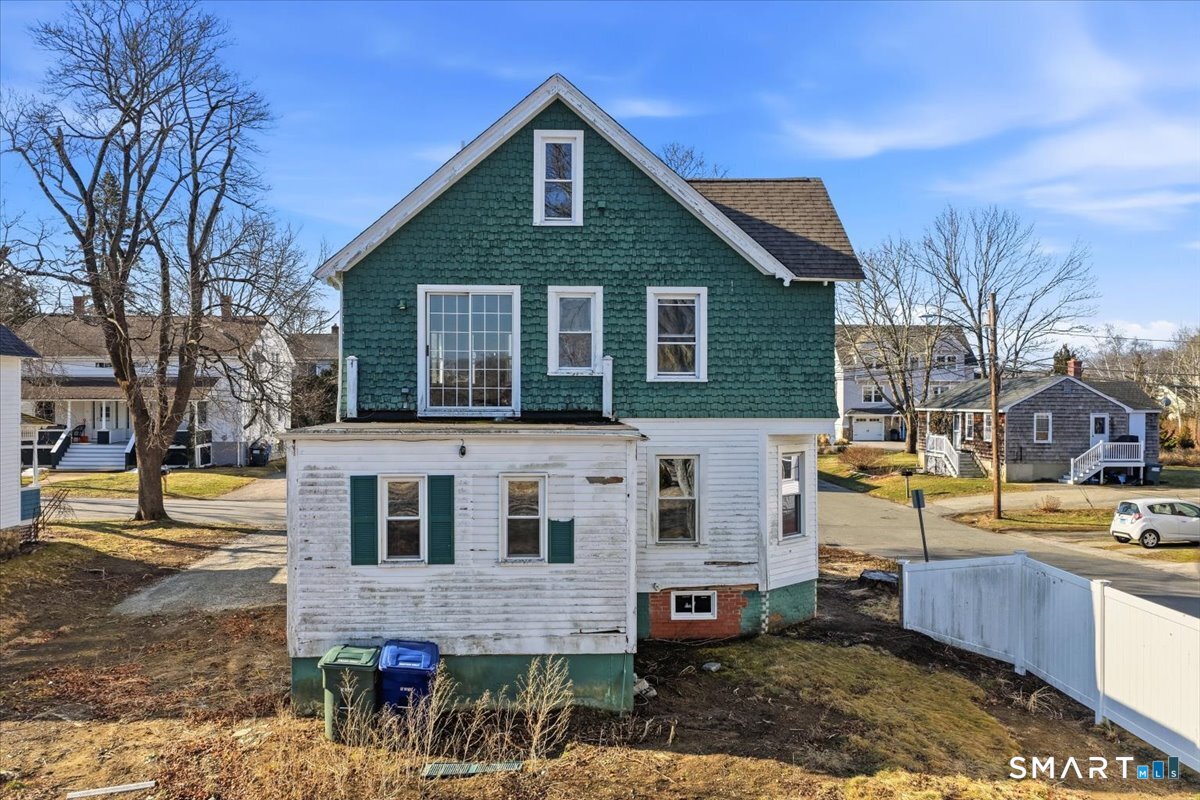 18 Maxson Street Groton CT 06355