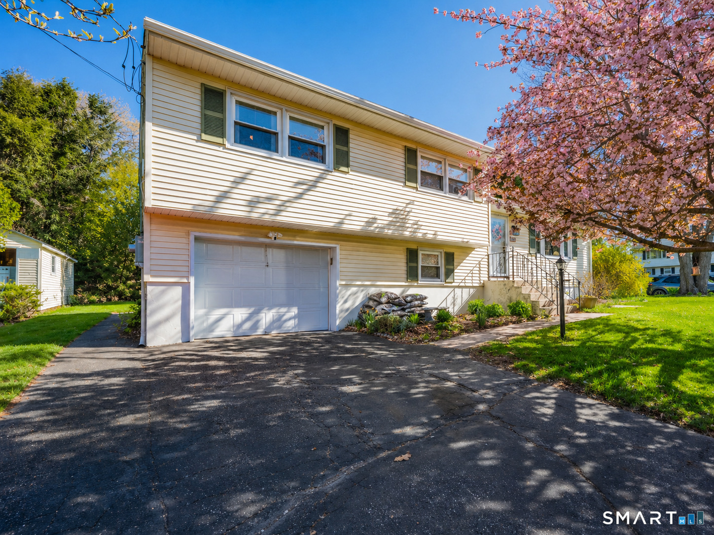 106 Debbie Lane Naugatuck CT 06770