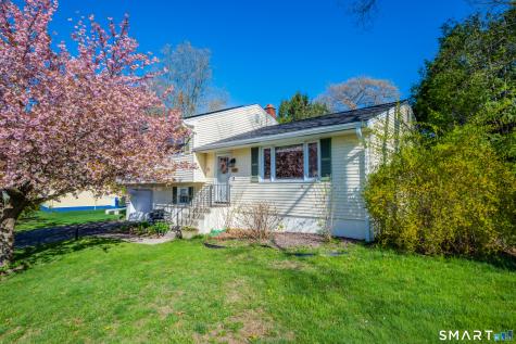 106 Debbie Lane Naugatuck CT 06770