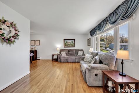 106 Debbie Lane Naugatuck CT 06770