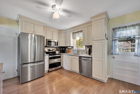 106 Debbie Lane Naugatuck CT 06770