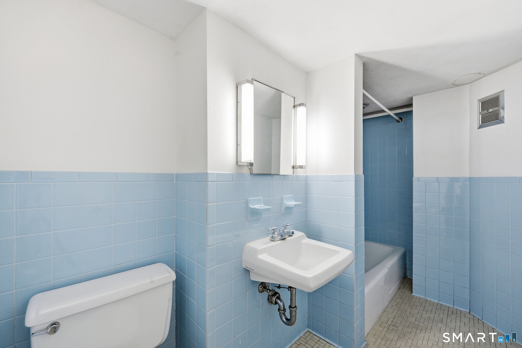 28 Colony Road West Hartford CT 06117