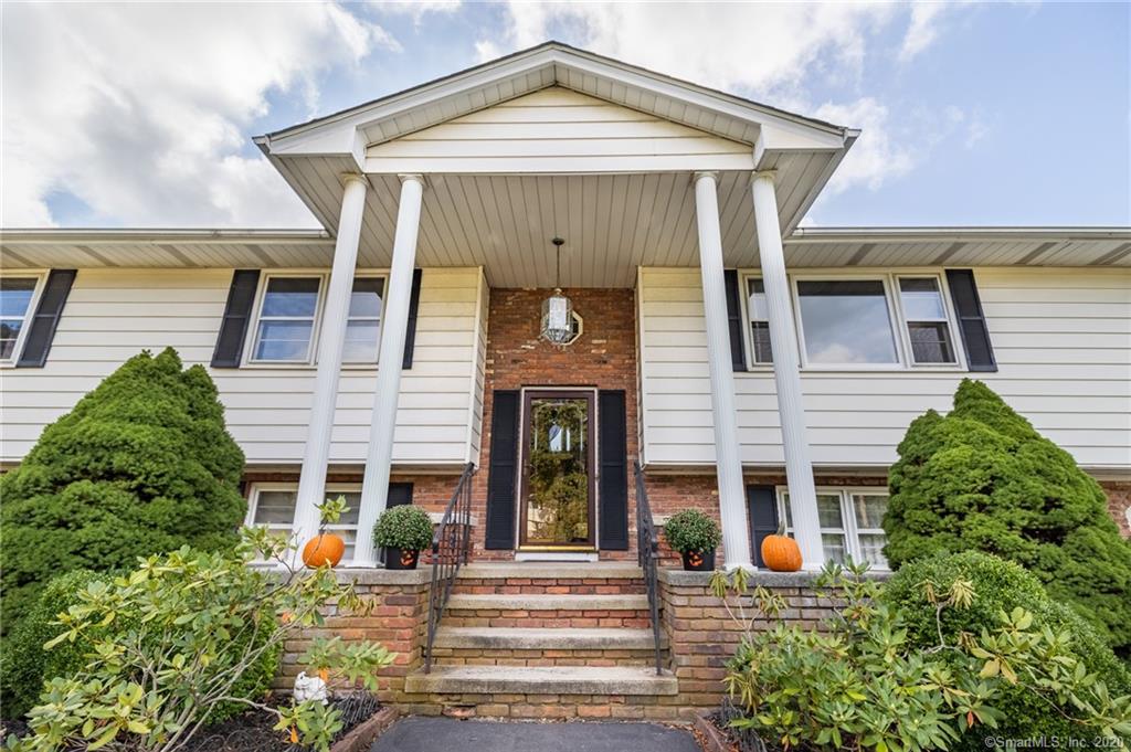 20 Debra Lane North Haven CT 06473