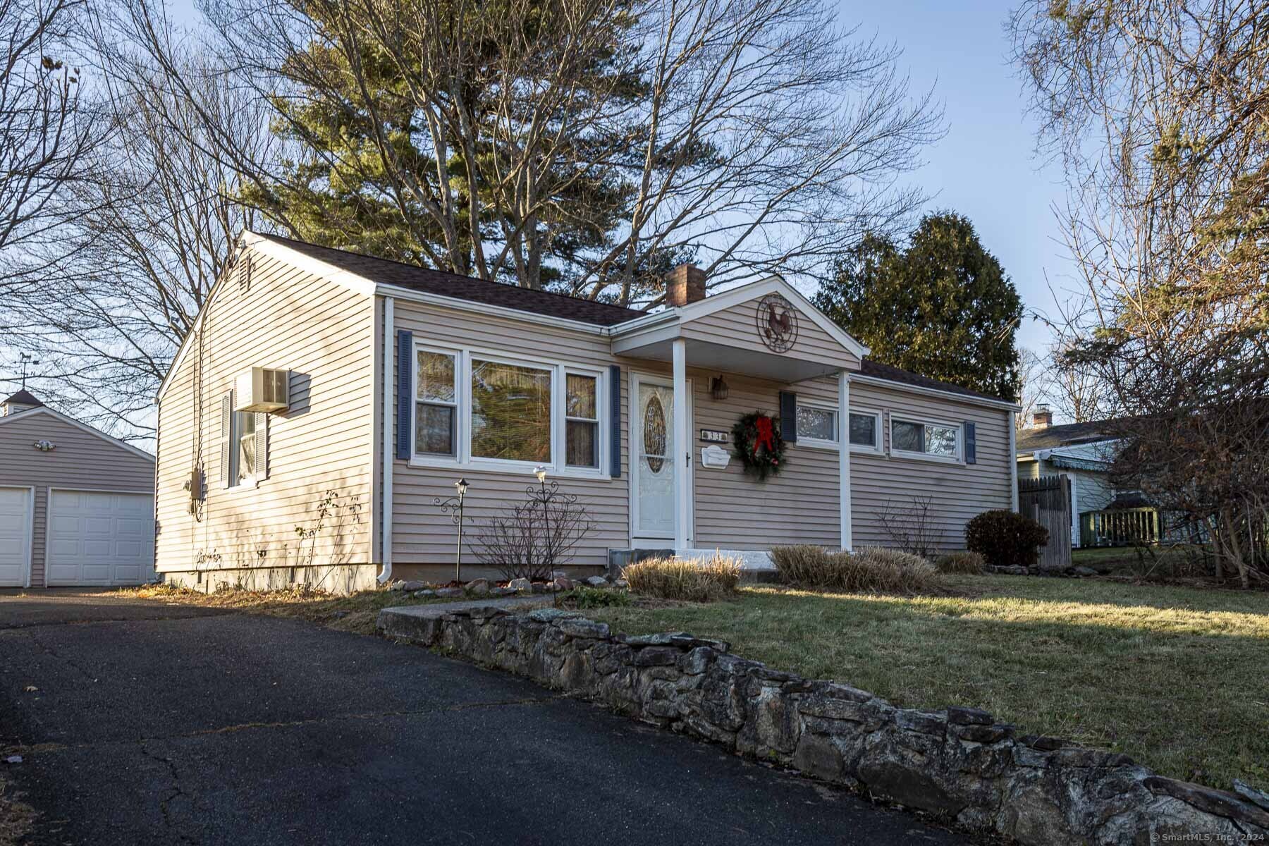 33 Greenhurst Lane East Hartford CT 06118