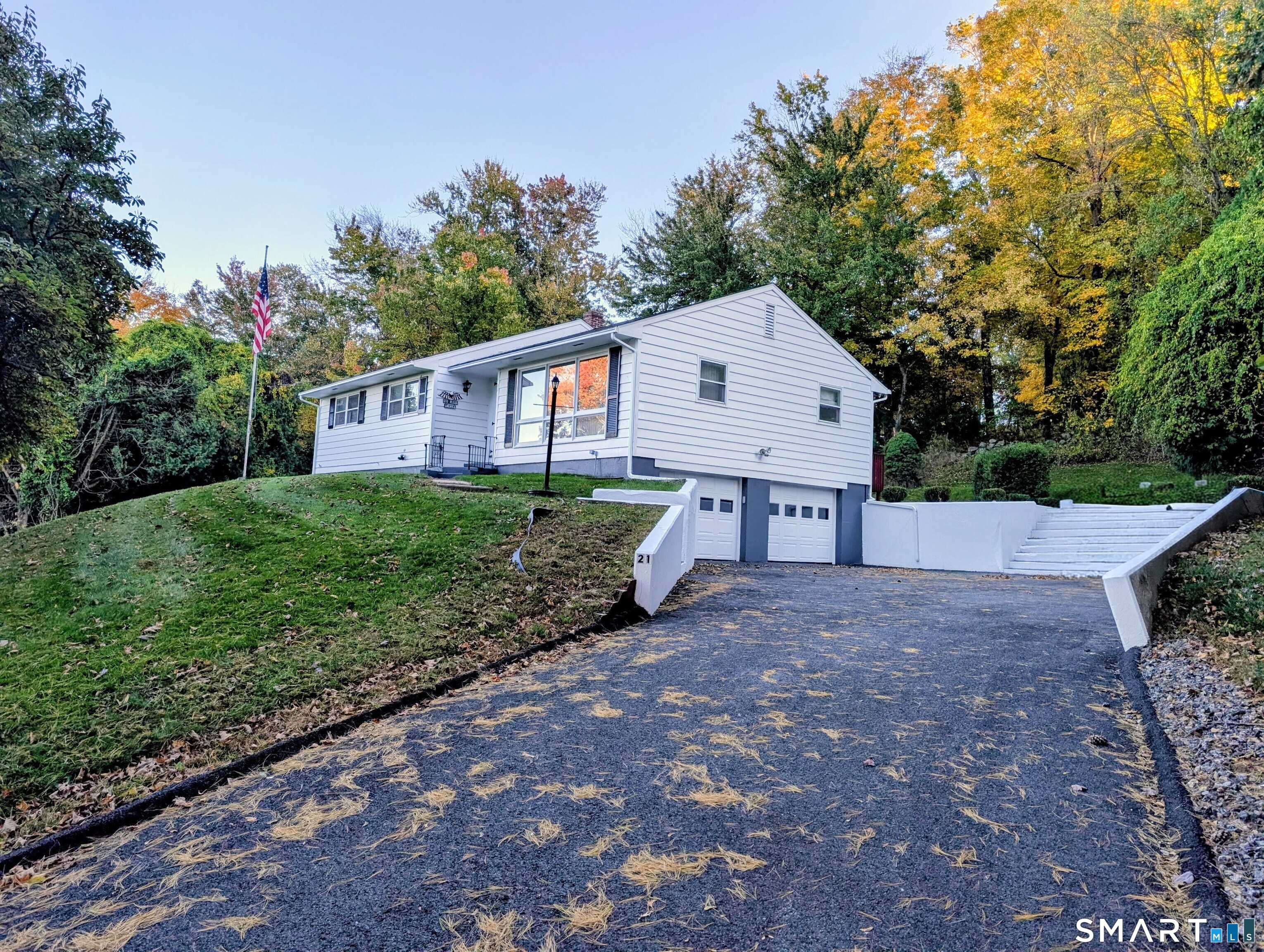 Danbury CT, 21 Fox Den Road