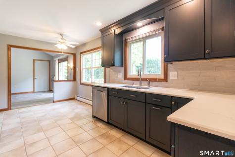 15 Kennedy Road Windsor CT 06095
